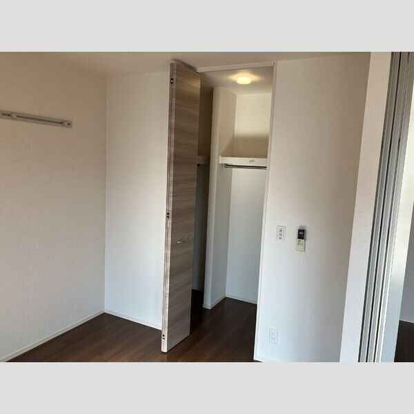 収納 (ウォークインクローゼット)