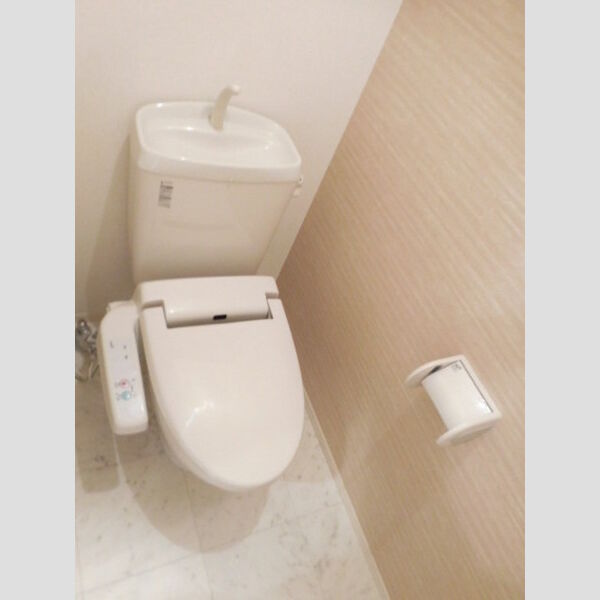 トイレ (温水洗浄暖房便座)
