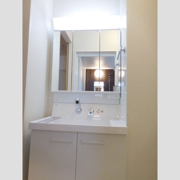 洗面所 (洗髪洗面化粧台)