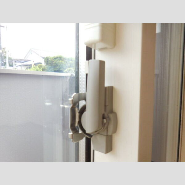 その他 (窓空賭け防止付きクレセント)