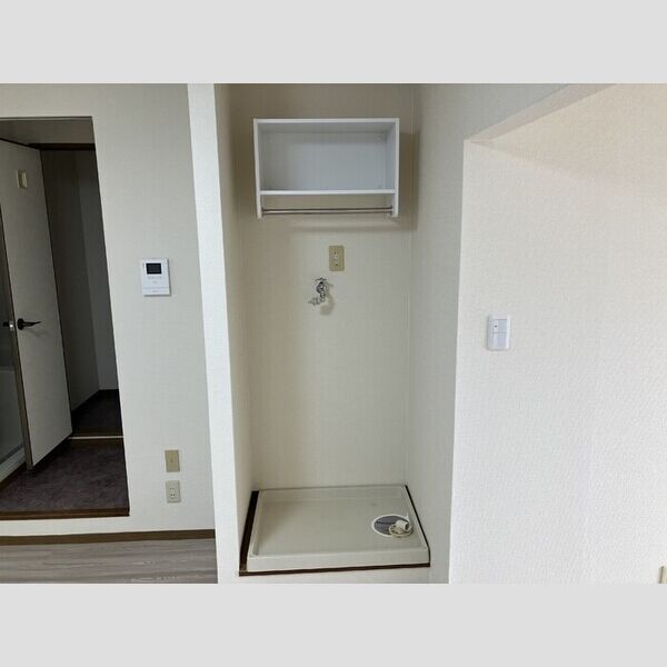 その他 (洗濯機置き場)