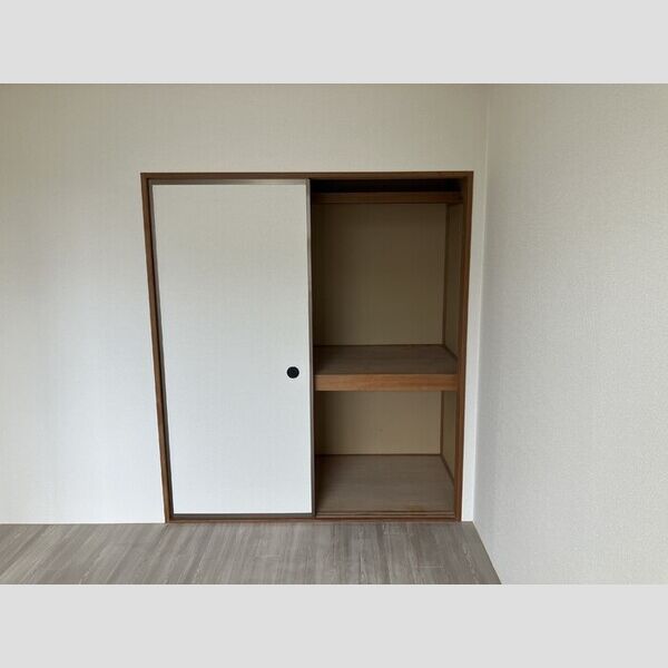 収納 (物入)