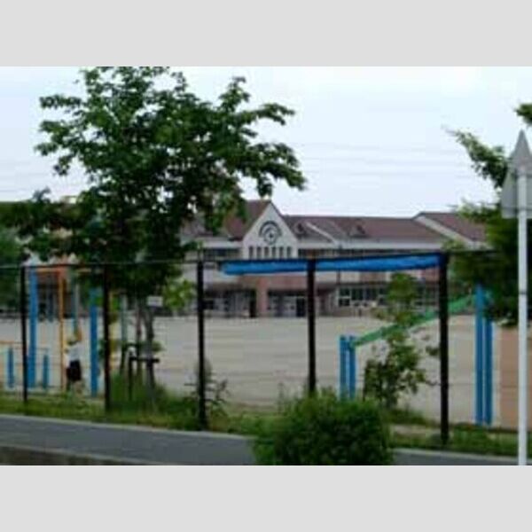 現地周辺 (小学校)