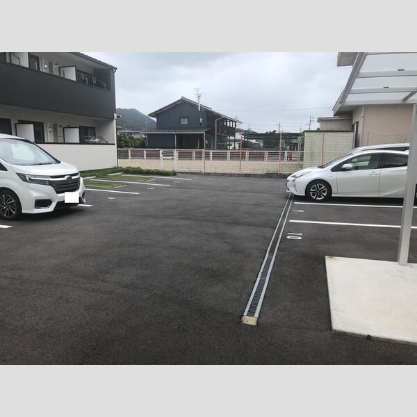 駐車場 (駐車場)