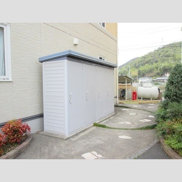 現地周辺 (物置)