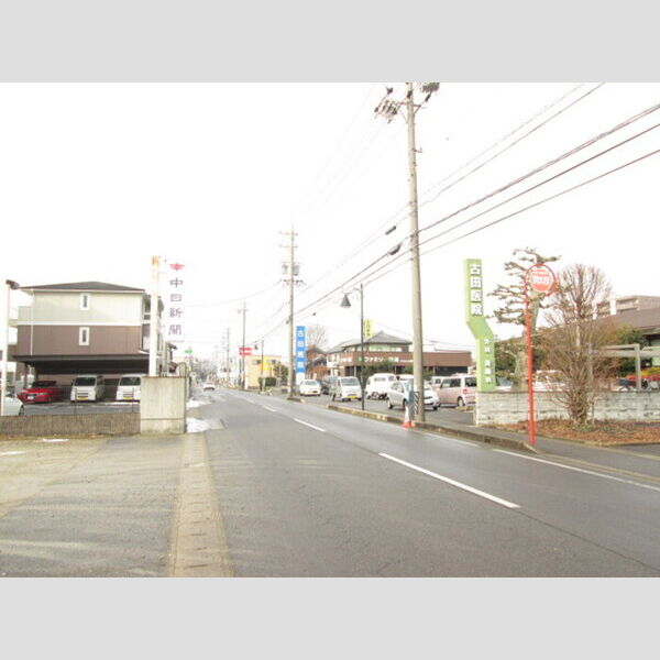 現地周辺 (前面道路の様子です。)