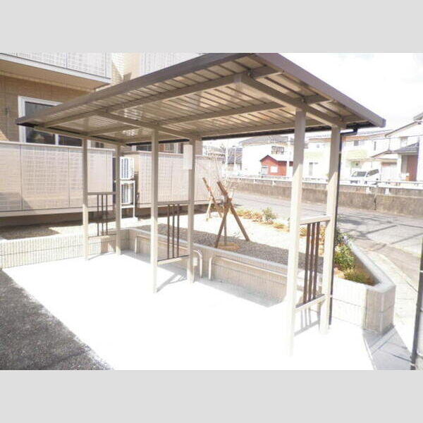 現地周辺 (駐車場)