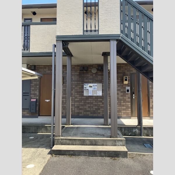 エントランス (一階共用部正面)