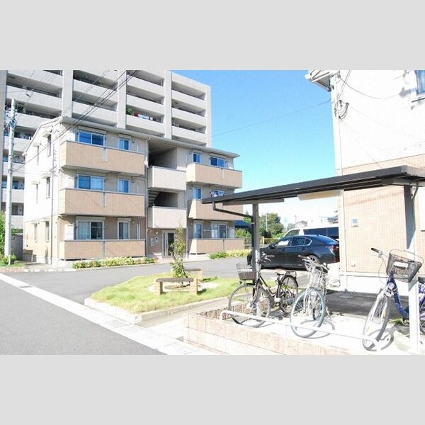 現地周辺 (駐輪場)