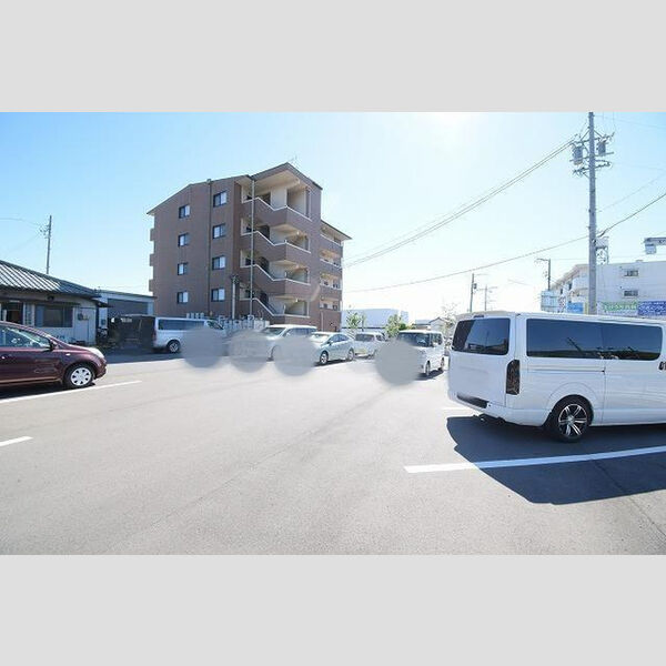 駐車場 (駐車場)