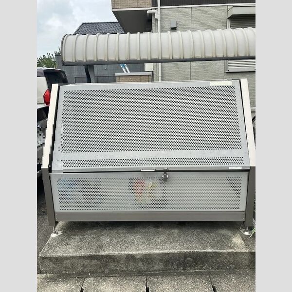 現地周辺 (ゴミ置場)