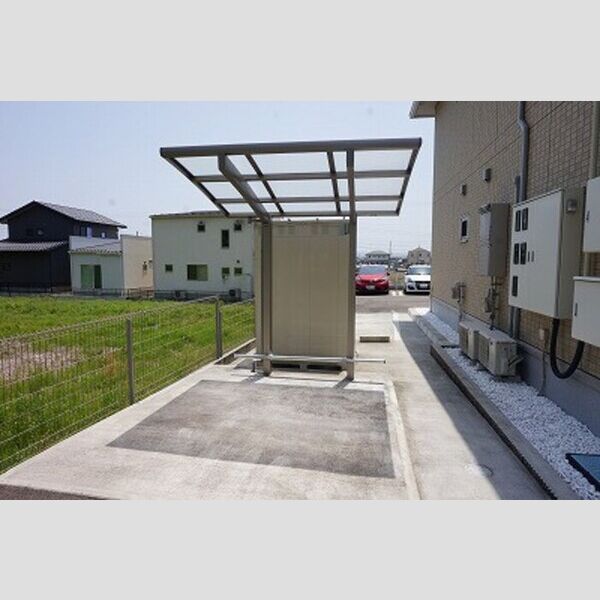 現地周辺 (駐輪場)