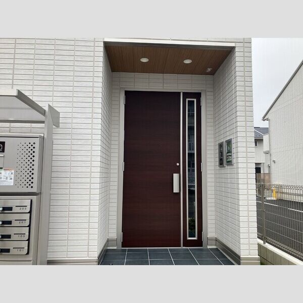 エントランス (エントランス)