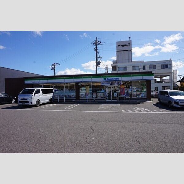 現地周辺 (ファミリーマート各務原三ツ池二丁目店250m)