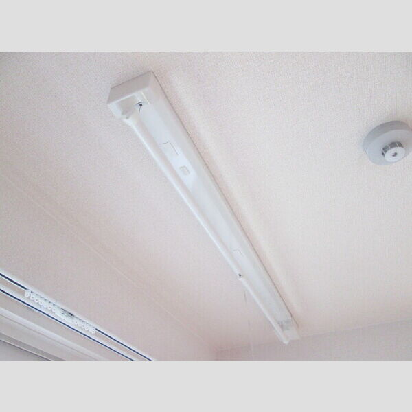 その他設備 (室内物干し)
