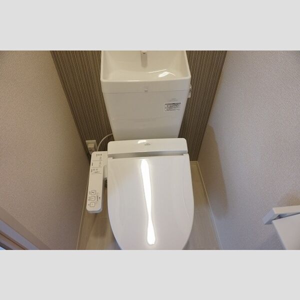 トイレ (温水洗浄暖房便座)