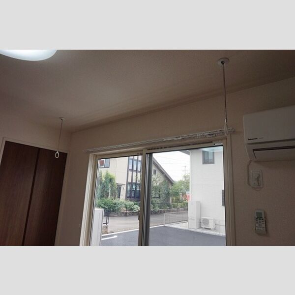 その他設備 (室内物干し)