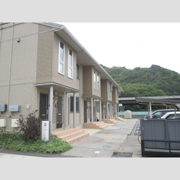 その他 (道路側より)