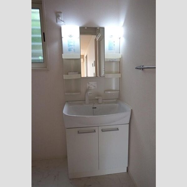 洗面所 (洗髪洗面化粧台)