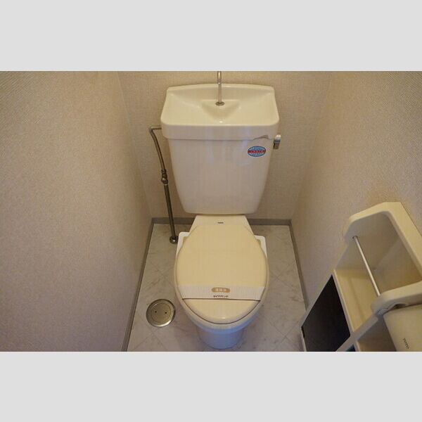 トイレ (トイレ)