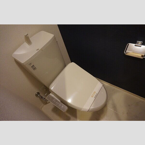 トイレ (温水洗浄暖房便座)