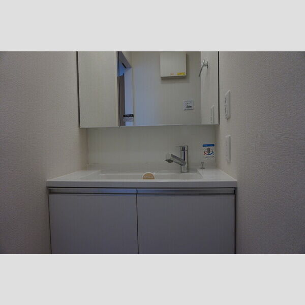 洗面所 (洗髪洗面化粧台)