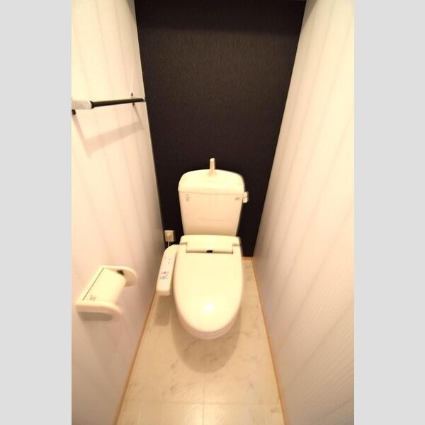 トイレ (温水洗浄暖房便座)