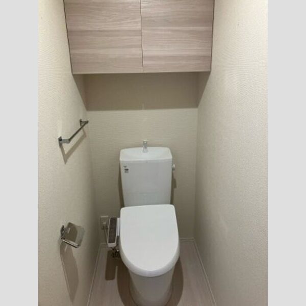 トイレ (トイレ)