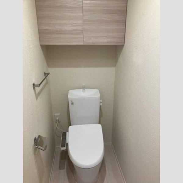 トイレ (トイレ)