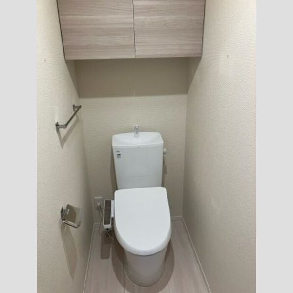 トイレ (トイレ)