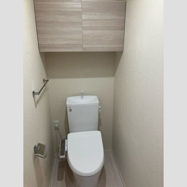 トイレ (トイレ)