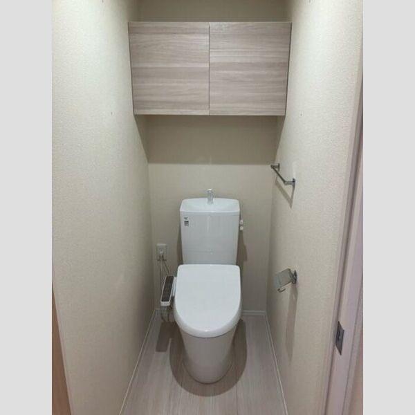 トイレ (トイレ)