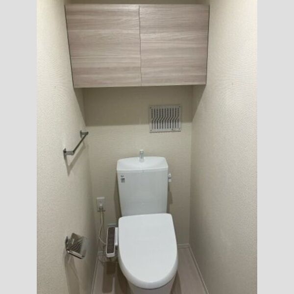 トイレ (トイレ)