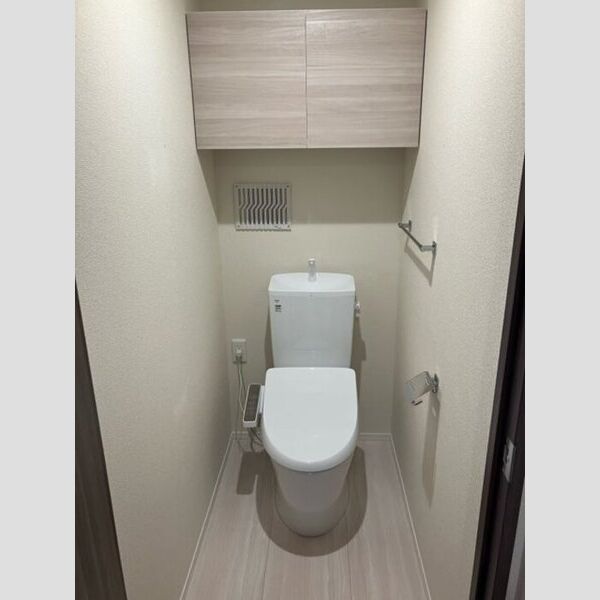 トイレ (トイレ)