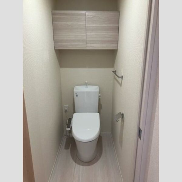 トイレ (トイレ)