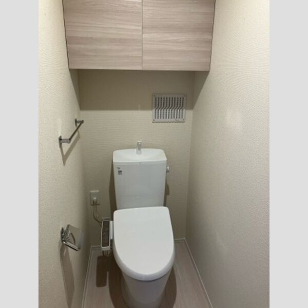 トイレ (トイレ)