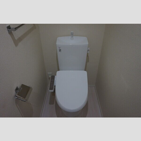 トイレ (温水洗浄暖房便座)