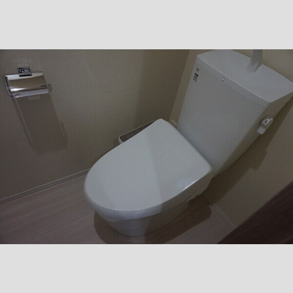 トイレ (温水洗浄暖房便座)