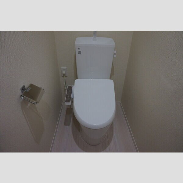 トイレ (温水洗浄暖房便座)