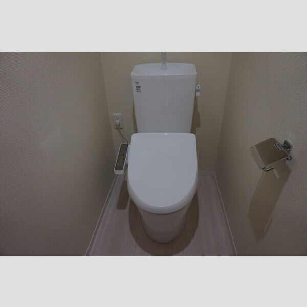 トイレ (温水洗浄暖房便座)