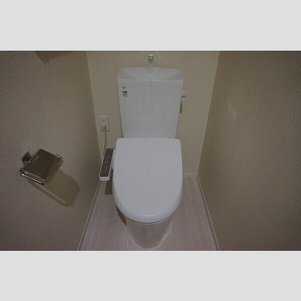 トイレ (温水洗浄暖房便座)