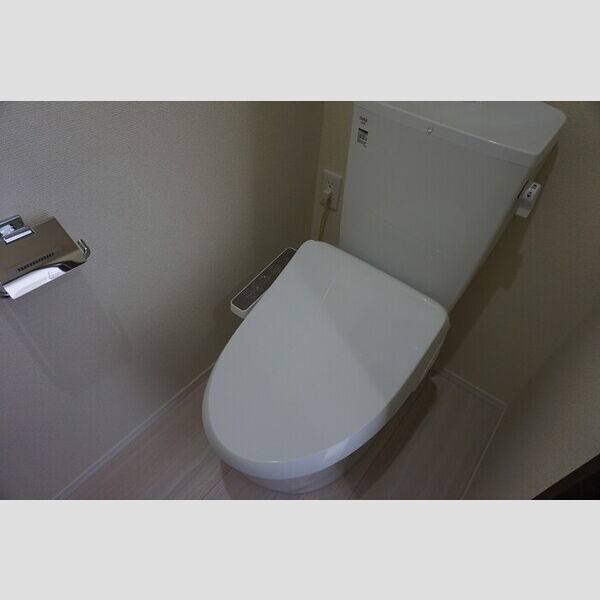 トイレ (温水洗浄暖房便座)