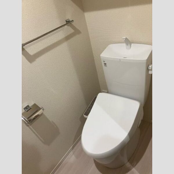 トイレ (トイレ)