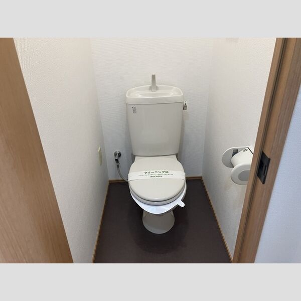 トイレ (トイレ)