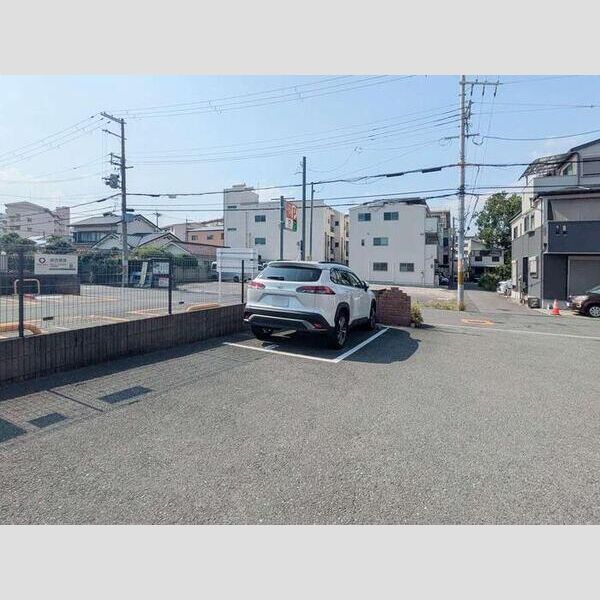 駐車場 (駐車場)
