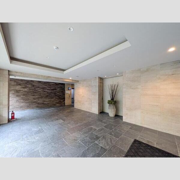 現地周辺 (エントランス)