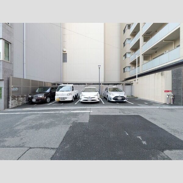 駐車場 (駐車場)