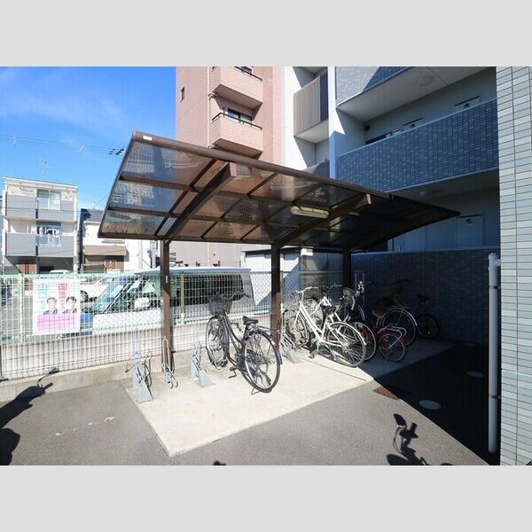 現地周辺 (駐輪場)