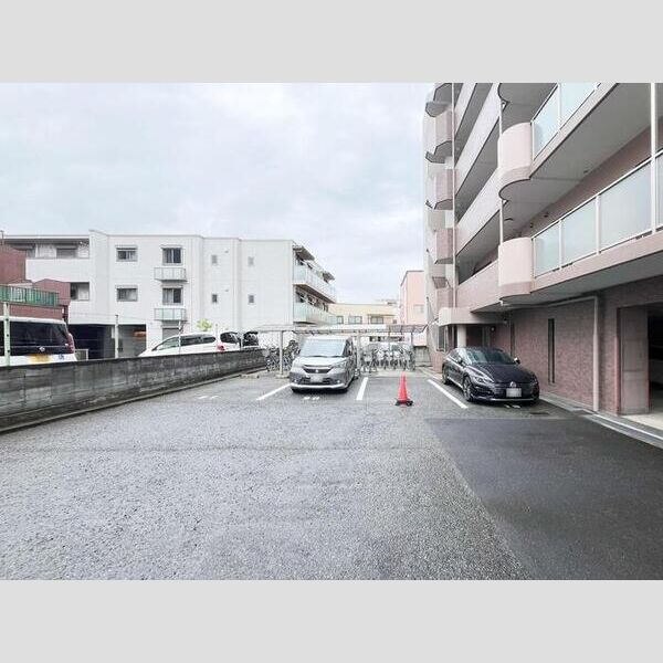駐車場 (駐車場)