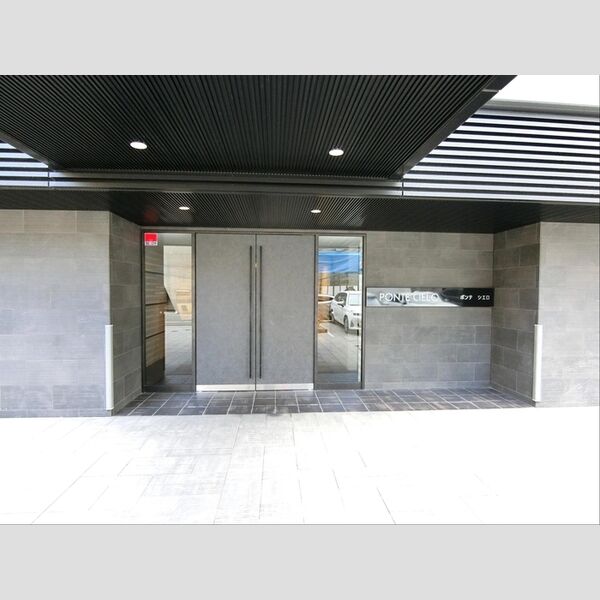 エントランス (エントランス)